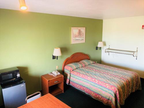1 queen bed