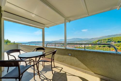  Apartment with one bedroom in Strozanac with wonderful sea view terrace and WiFi in Strožanac