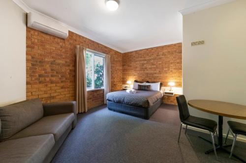 Broadford Sugarloaf Motel in Broadford