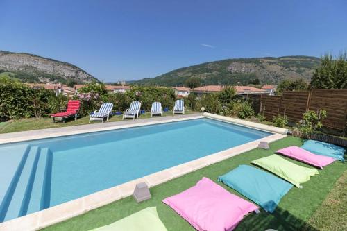 Villa de 4 chambres avec vue sur la ville piscine privee et jacuzzi a Foix - Location, gîte - Foix