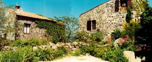 House with 2 bedrooms in Evenos with enclosed garden and WiFi gîte à louer Le Broussan