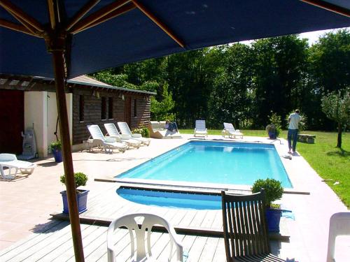 Villa de 4 chambres avec piscine privee jardin amenage et wifi a Saint Vincent de Paul