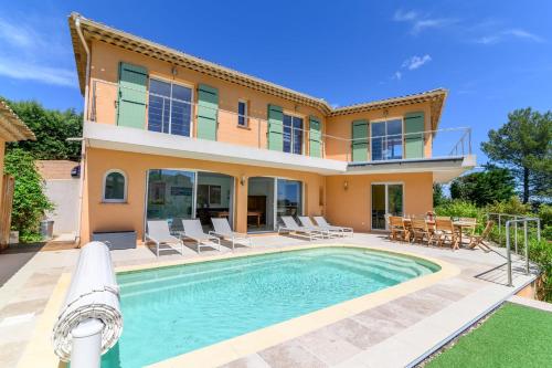 Villa Galadelia Superb villa with sea view and private pool ! gîte à louer LE PAVILLON DE LOUIS- idéal pour une famille avec enfants