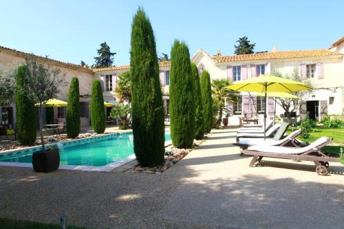 Maison de 2 chambres avec piscine partagee jardin clos et wifi a Saint Gilles gîte à louer Albaron