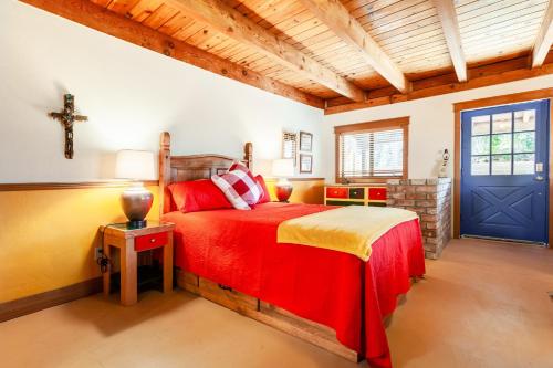 Casita del Sol Charming Private Studio cabin - image 2