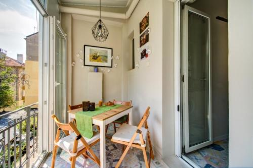 Apartment 65 - Airy Aprt at Top Center