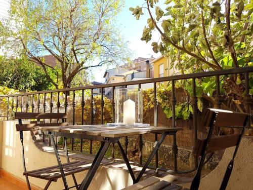 . One bedroom appartement with furnished terrace and wifi at La Adrada