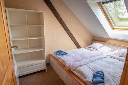 2 bedrooms, 5 beds