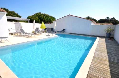 Maison de 2 chambres a Le Bois Plage en Re a 400 m de la plage avec piscine partagee terrasse amenagee et wifi