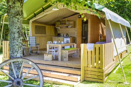 Propriete de 2 chambres avec piscine partagee terrasse amenagee et wifi a Argences en Aubrac gîte à louer Albepierre-Bredons