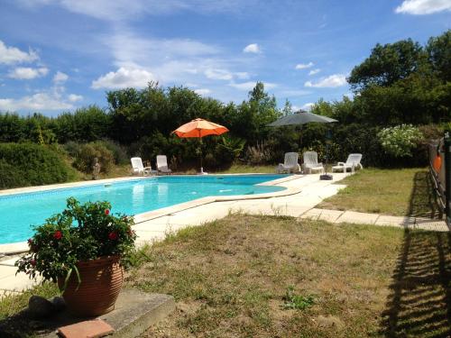 Demeure de 5 chambres avec piscine privee et jardin clos a Cailhau - Location saisonnière - Cailhau