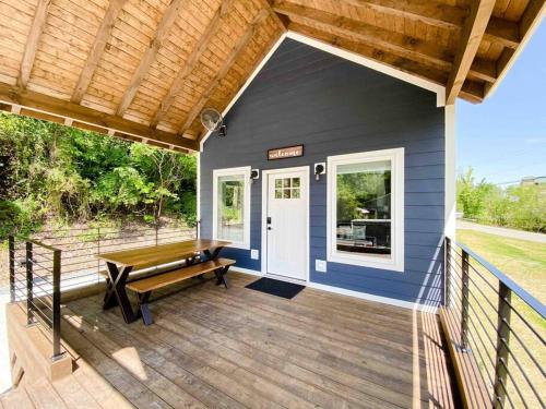 Cozy Smoky Mountain Tiny House in Pigeon Forge (TN)