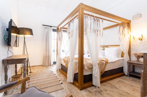 Alachi Hotel Room Type - Superior Double Room