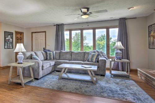 Blue Moon Cottage with Amazing Views of 5 Counties in Danville, USA