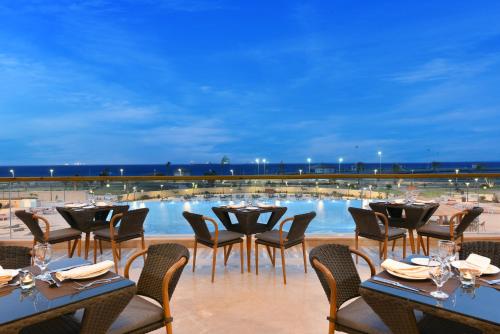 레스토랑, 톨립 리조트 엘 갈라라 마제스틱 (TOLIP Resort El Galala Majestic) in 아타카