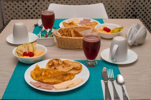 Ételek és italok, Hotel San Luis Place By Dorado in La Loma