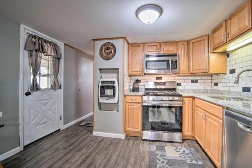 Rustic and Modern Russell Cabin with Grill and Deck in Falconer (NY)