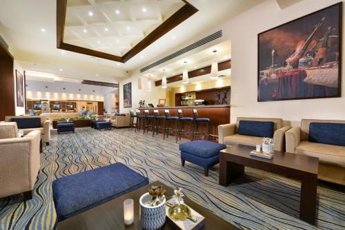 바/라운지, 톨립 리조트 엘 갈라라 마제스틱 (TOLIP Resort El Galala Majestic) in 아타카