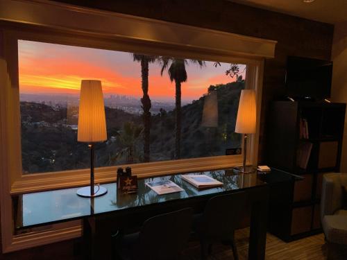 HOLLYWOOD HILLS JETLINER VIEWS at STUDIO 1080 HOLLYWOOD in Los Angeles, USA