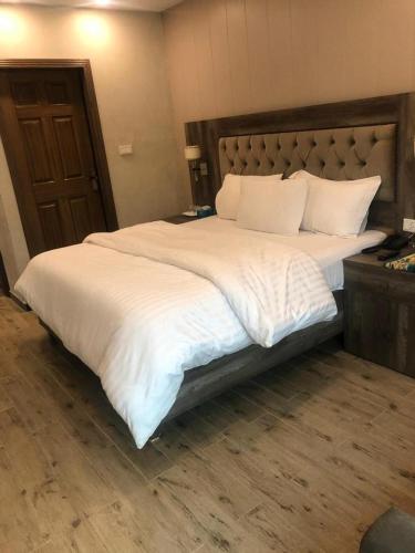 Empire Hotel