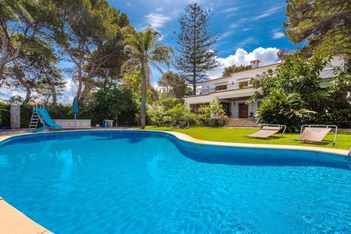 5 bedrooms villa at Denia 50 m away from the beach with private pool furnished terrace and wifi gîte à louer Real