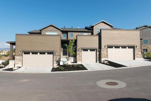 Stunning Craftsmanship! Lake Views! EW 9 photo 1