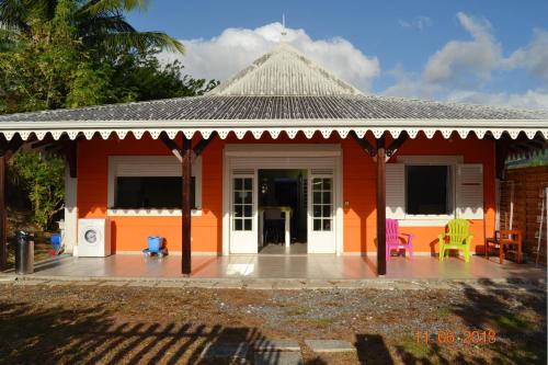 . Maison de 3 chambres avec vue sur la mer jardin clos et wifi a Saint Pierre a 5 km de la plage