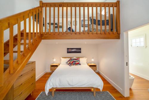 Book the Four-Bedroom House Four-Bedroom House