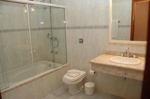 Deluxe Double Room with Bath image 4