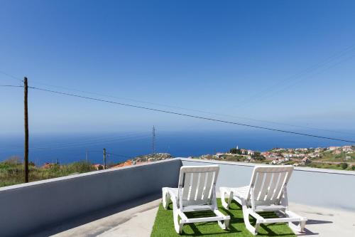 2 bedrooms house with sea view furnished terrace and wifi at Ponta do Sol 5 km away from the beach