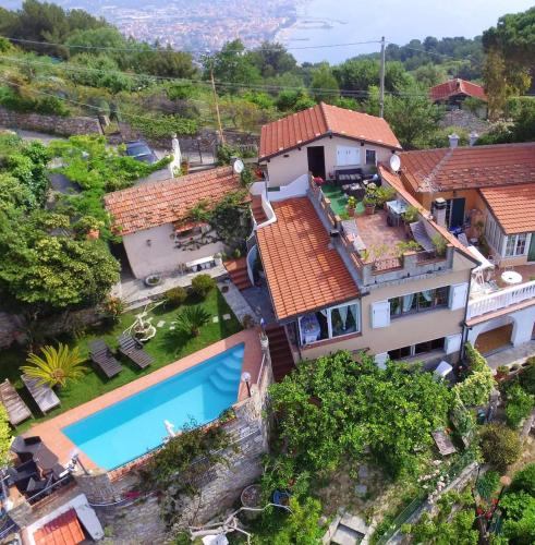 3 bedrooms villa with sea view private pool and enclosed garden at Imperia 3 km away from the beach gîte à louer Diano Marina