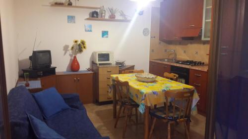 One bedroom appartement with balcony at Taormina 2 km away from the beach in Schisò