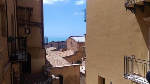 . One bedroom appartement with sea view balcony and wifi at Agrigento 7 km away from the beach