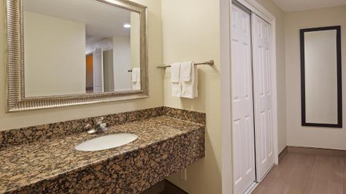 Best Western Woodland Hills