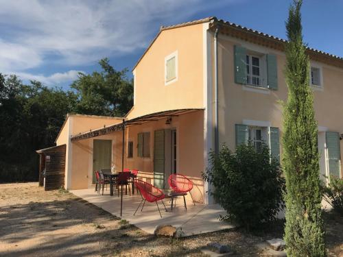 A szálláshely kívülről, La Bastide de l'Olivier in Flassan