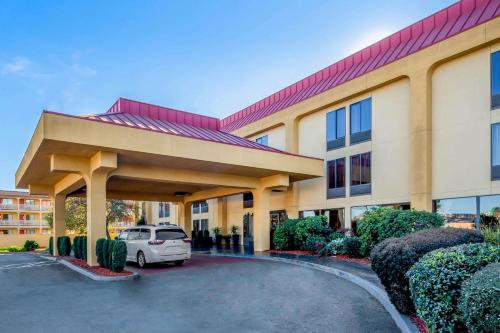 La Quinta Inn & Suites by Wyndham Oakland Airport