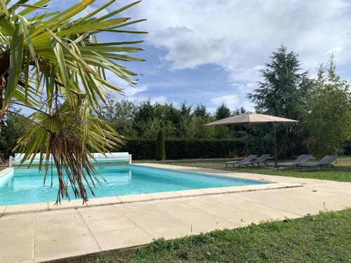 Villa de 5 chambres avec piscine privee jardin clos et wifi a Saint Jean de Sauves gîte à louer Vayolles