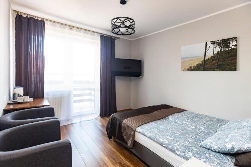 Double Room with Balcony image 3