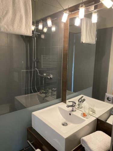 Hotel Zum Alten Bahnhof - image 2