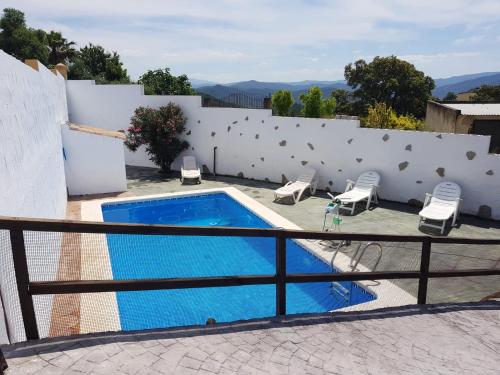 3 bedrooms chalet with private pool enclosed garden and wifi at Algar gîte à louer Algar