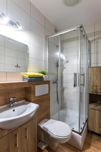 Triple Room with Balcony image 4