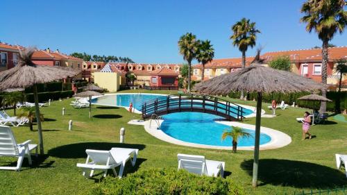  2 bedrooms appartement at Islantilla 700 m away from the beach with shared pool and furnished terrace, Pension in Islantilla