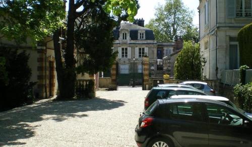 Hôtel Le Parc des Maréchaux