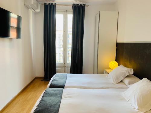 APTBCN Super Balmes Guest House - image 13