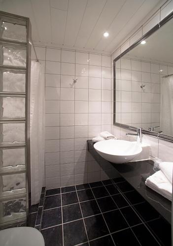 Suite, junior, valley view