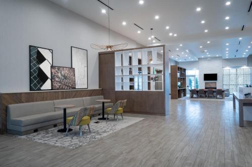 Holiday Inn & Suites Memphis Southeast-Germantown an IHG Hotel - image 3