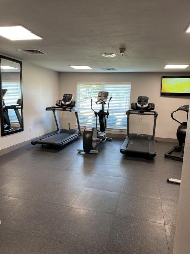 Country Inn & Suites by Radisson Fort Worth TX - image 8