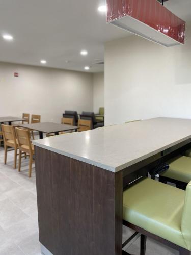 Country Inn & Suites by Radisson Fort Worth TX - main image