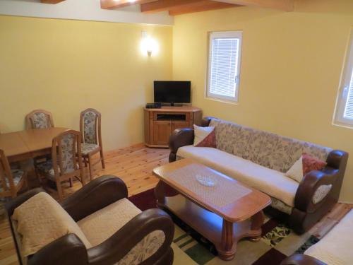 Rooms and Bungalows Sreten Žugić - image 6