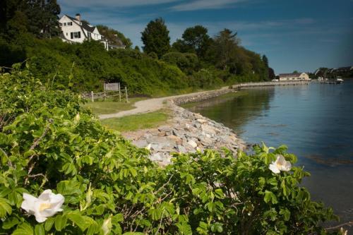 Heron Neck Cottage at One Long Beach